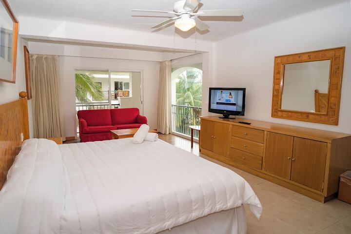 Room 4 of 38