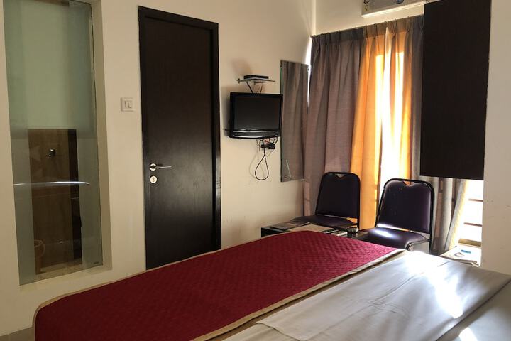 Room 26 of 124