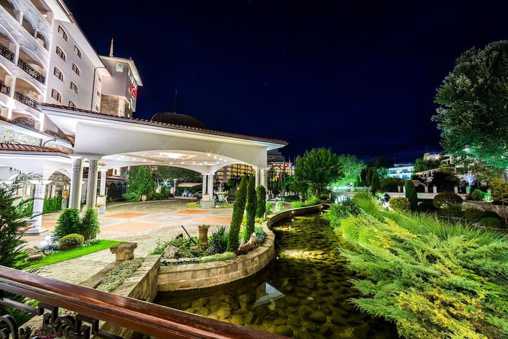 Hotel Exterior 117 of 173