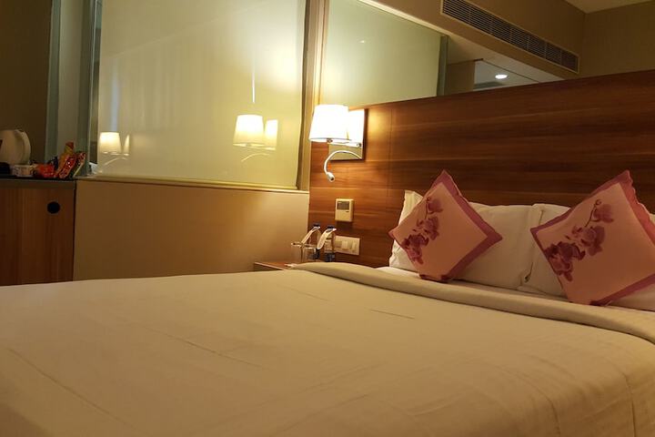 Room 15 of 52