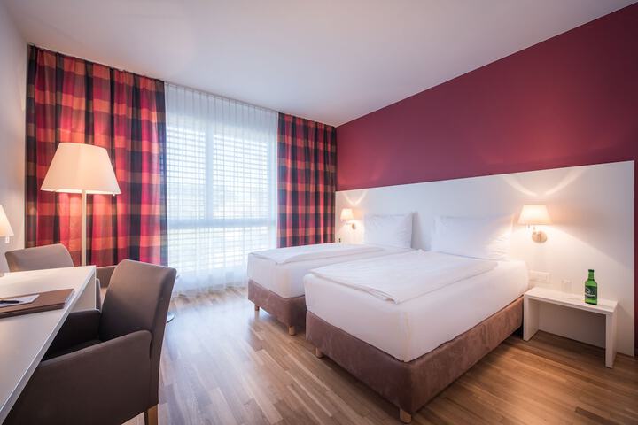 Room 4 of 31