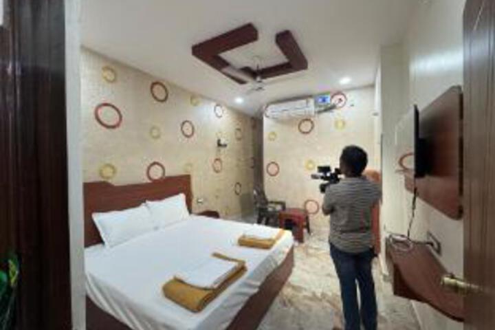 Room 7 of 53