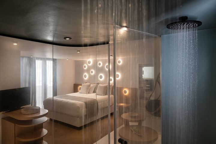 Room 145 of 199