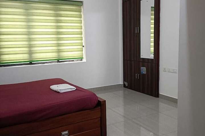 Room 9 of 39