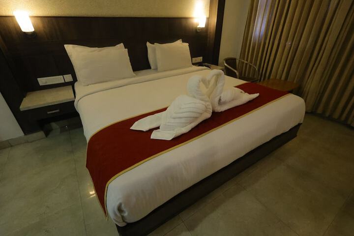 Room 6 of 19