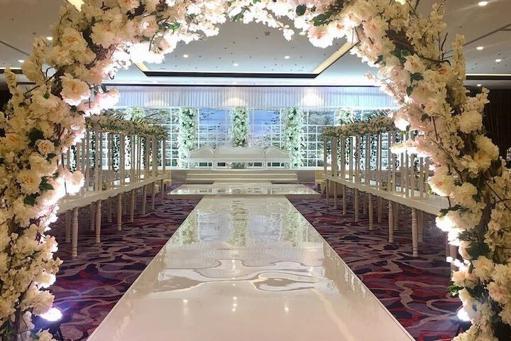 Ballroom/Hall 30 of 33