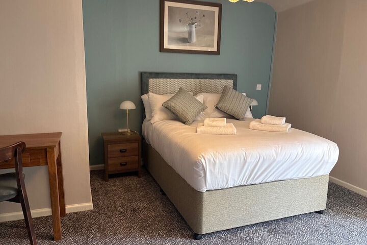 Room 10 of 42