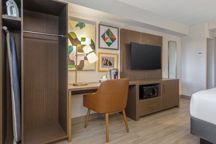 Room 12 of 93