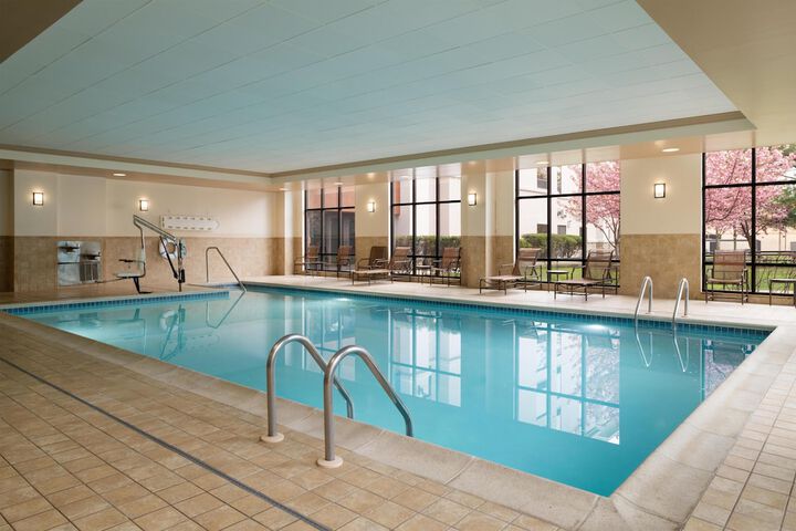 Hotel Pool