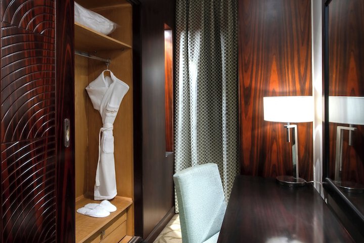 Room 38 of 134