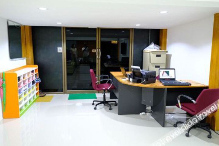 Donmueang Airport Residence Hostel