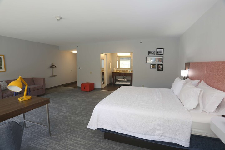Room 6 of 29