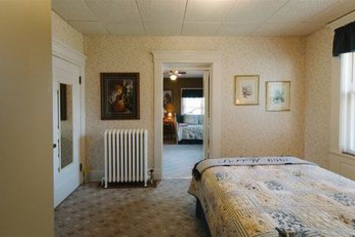 Room 35 of 47