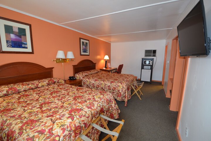 1 Queen Bed (29 of 30)