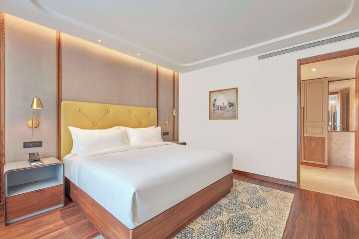 Room 14 of 38