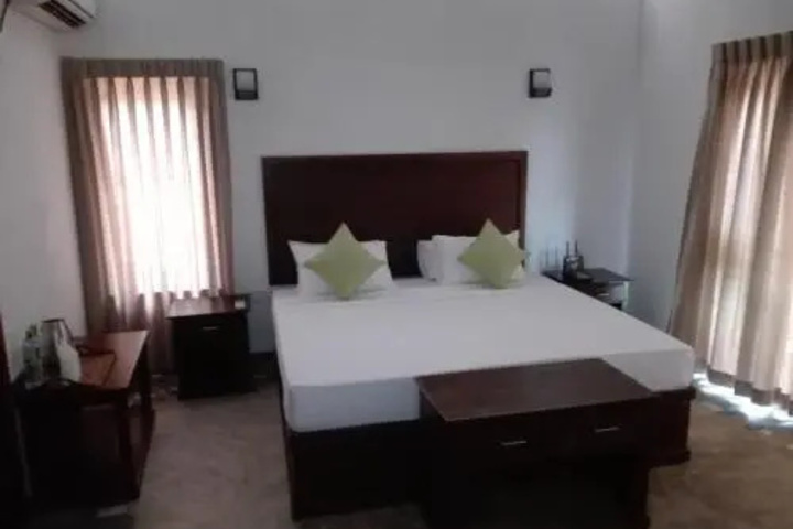 Room 2 of 11