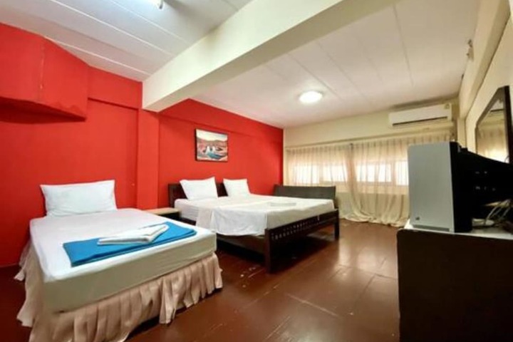 Room 32 of 53