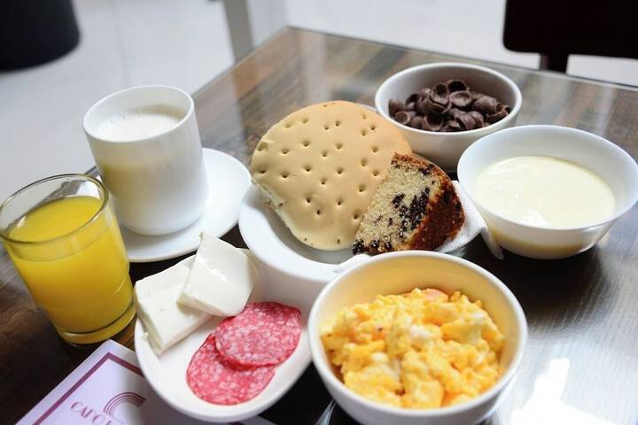 Breakfast/Coffee Service 39 of 42