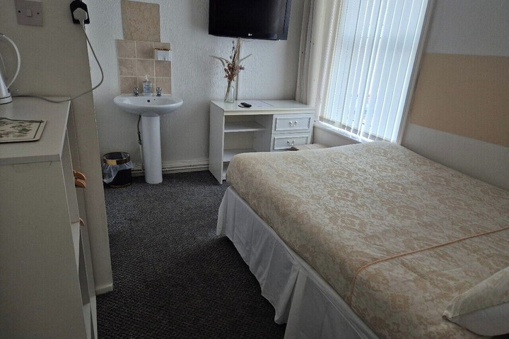 Room 32 of 59