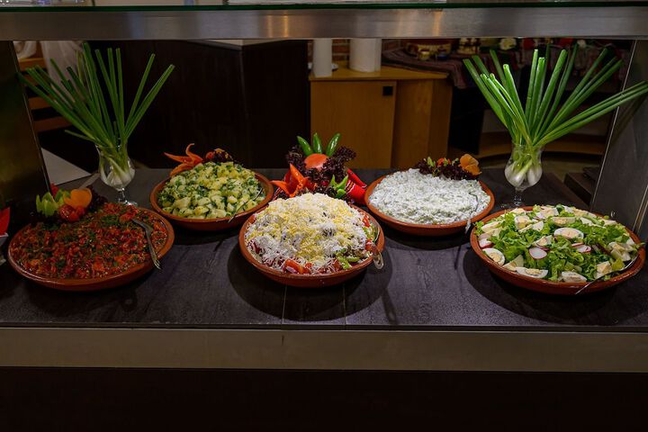Dining 47 of 76
