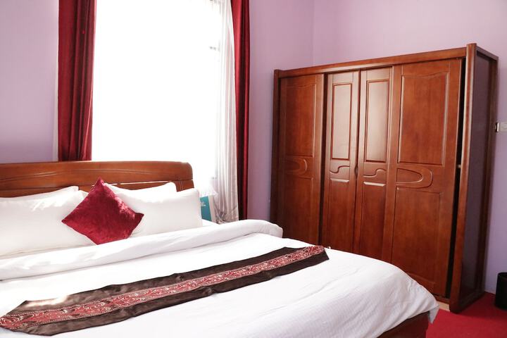 Room 9 of 22