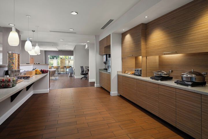 Breakfast/Coffee Service 24 of 30