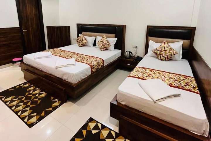 Room 13 of 23