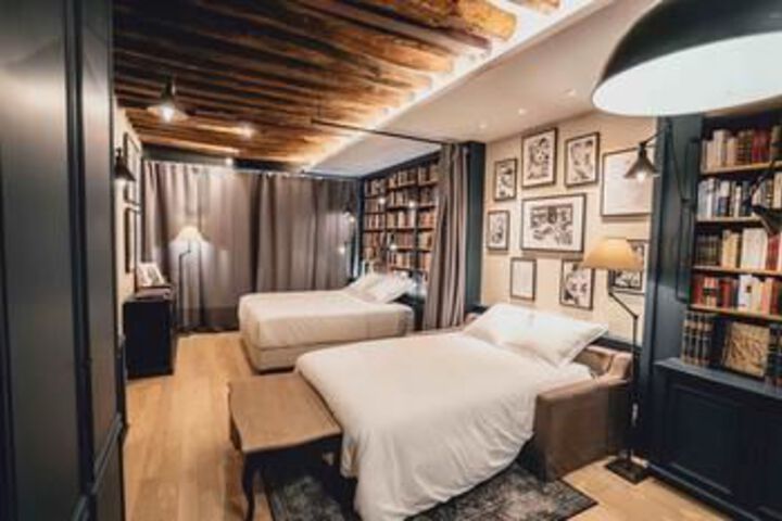 Room 4 of 18