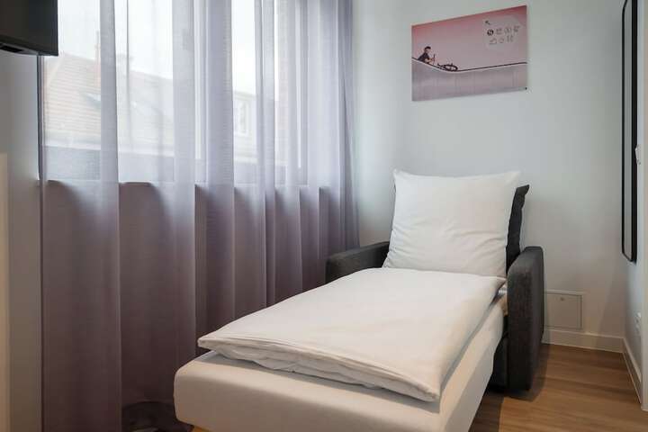 Room 17 of 60