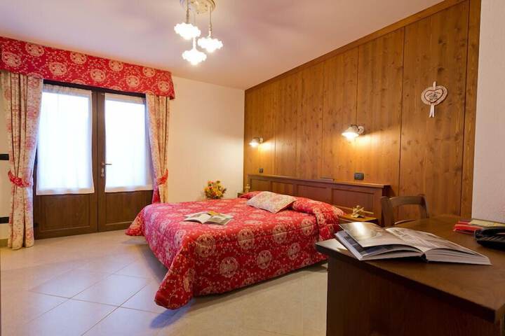 Room 4 of 85
