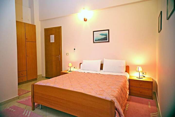 Room 4 of 22