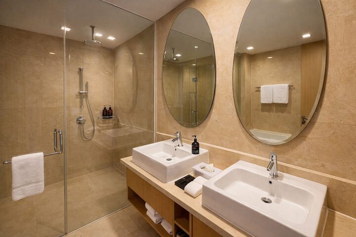 Room 48 of 61