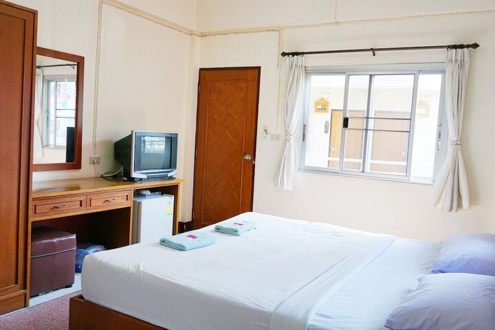Room 9 of 21