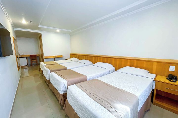 Room 32 of 72