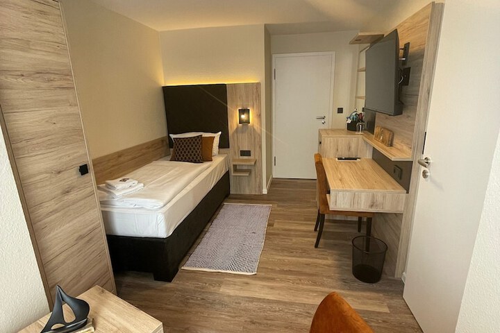 Room 3 of 42
