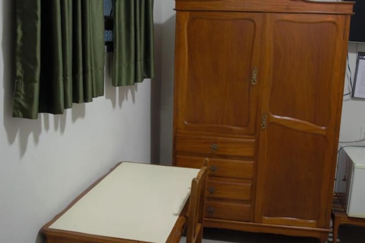 Room 15 of 43
