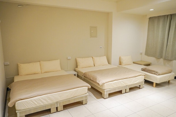 Room 15 of 93