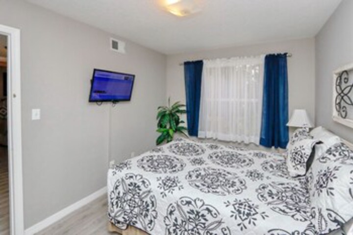 Room 5 of 120