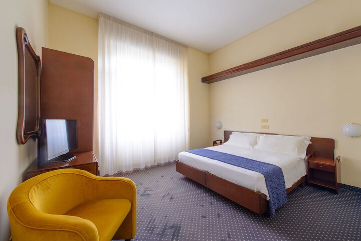 Room 9 of 70