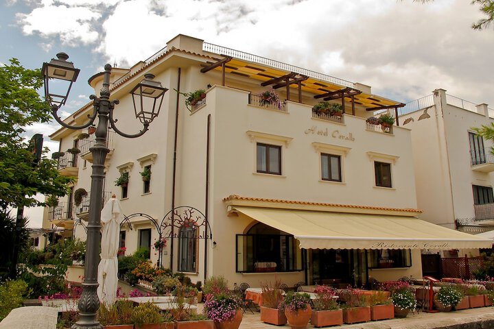 Hotel 37 of 38