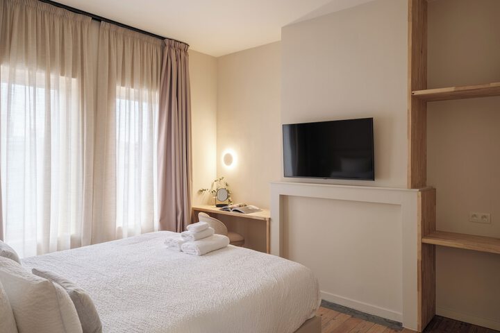 Room 10 of 30