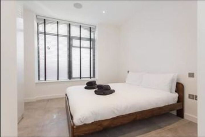 Room 4 of 15