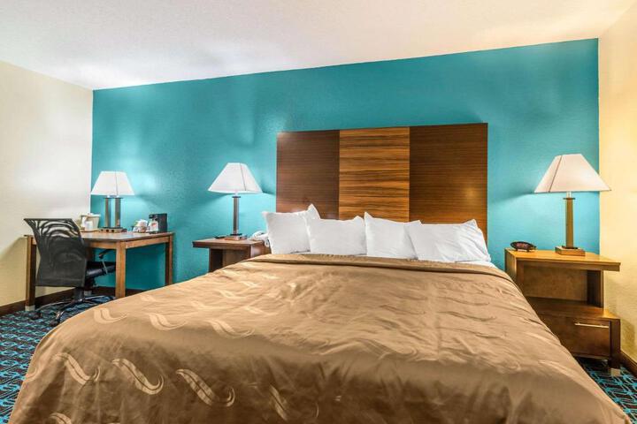 1 King Bed (5 of 16)