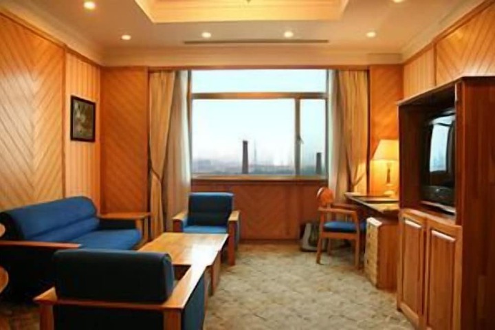 Room 8 of 15