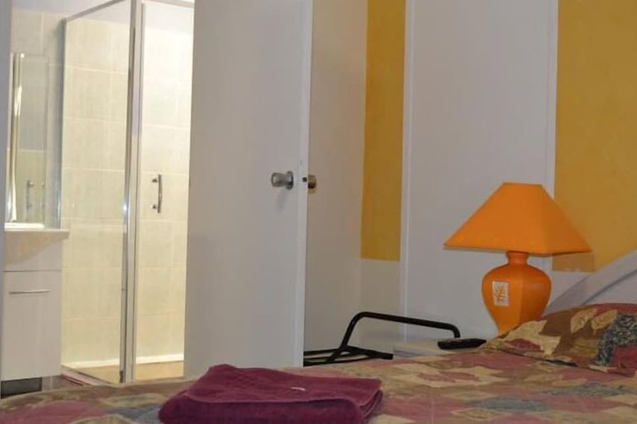 Room 9 of 23