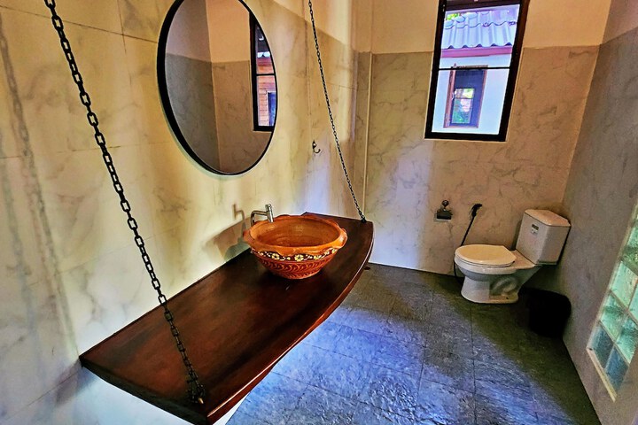 Room 138 of 174
