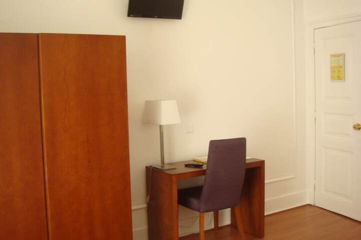 Room 16 of 46