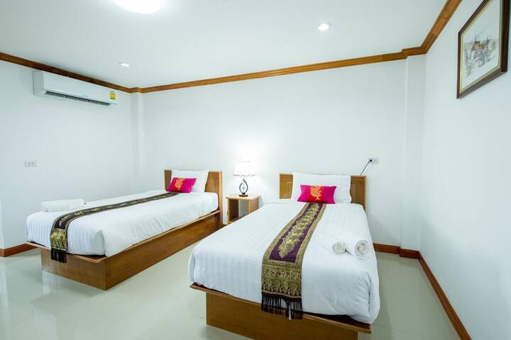 Room 25 of 49