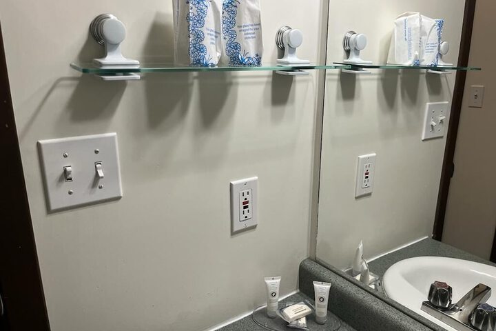 Room 14 of 33