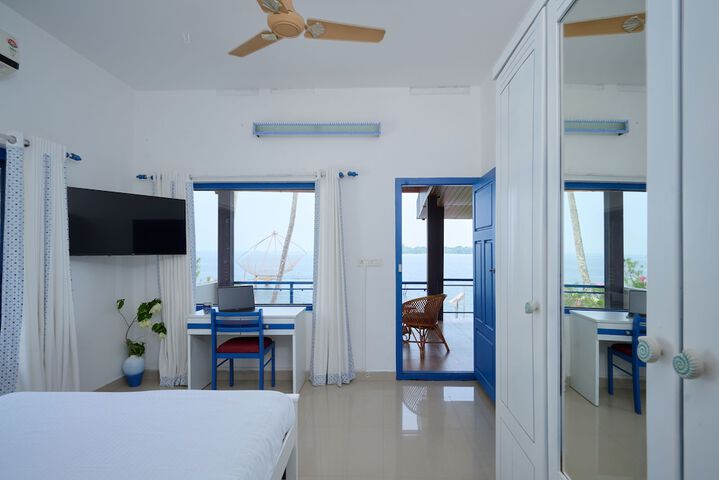 Room 18 of 53